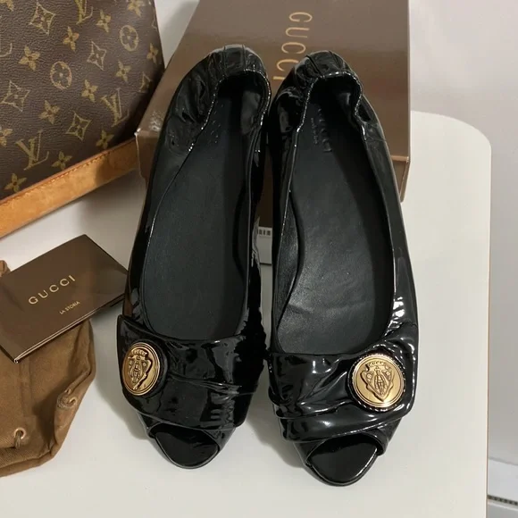 Gucci peep toe flats shop